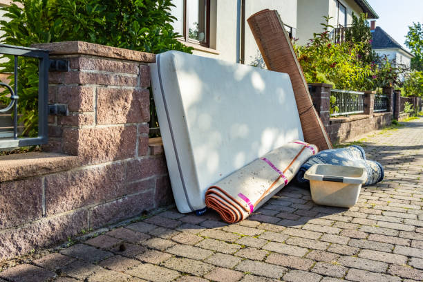 Best Attic Cleanout Services  in Senatobia, MS